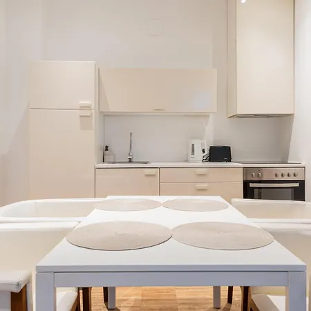 Center Comfort בית הארחה